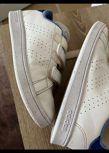 Beyaz adidas ayakkabı - Görsel 2