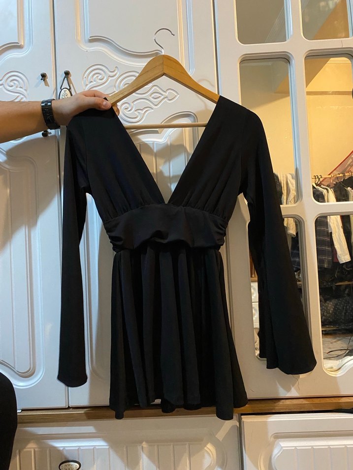 Siyah V Yakalı Gotik Midi Elbise şortlu - Görsel 2