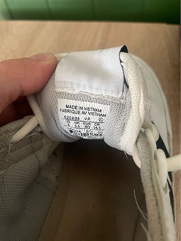40 Beden beyaz Renk Adidas ayakkabı