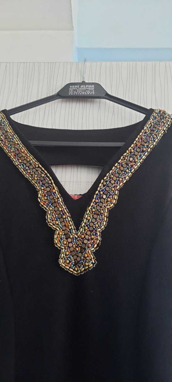 Boncuk İşlemeli Siyah Abiye Elbise - Görsel 2