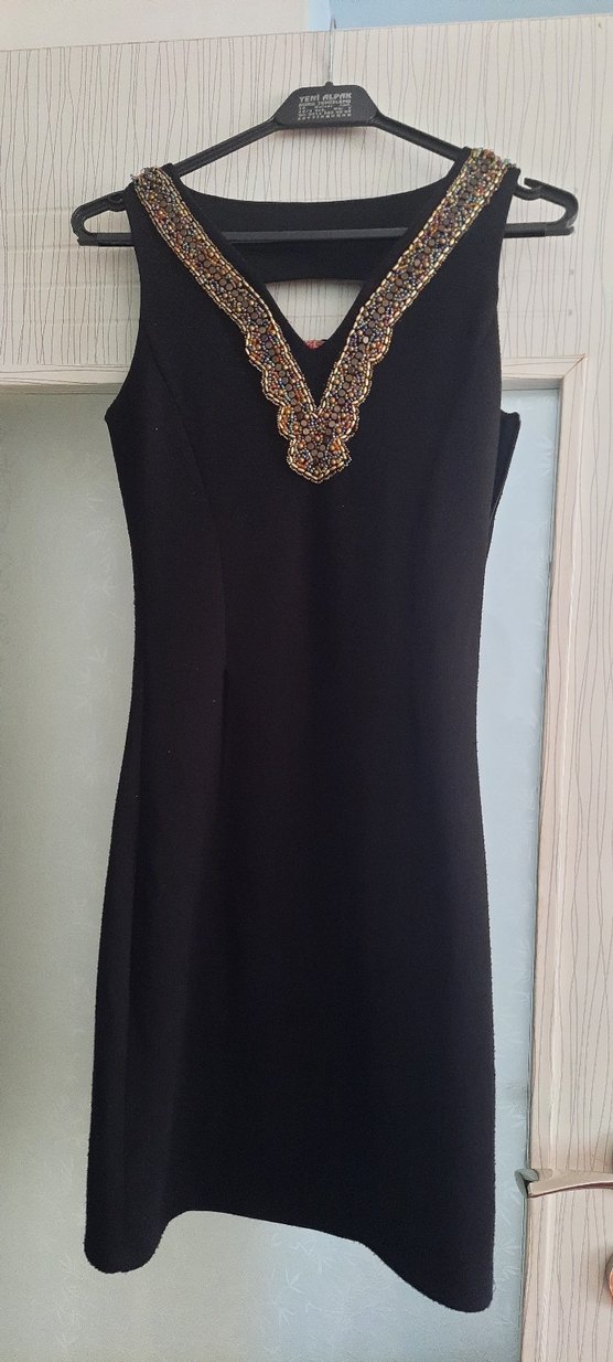 Boncuk İşlemeli Siyah Abiye Elbise - Görsel 3