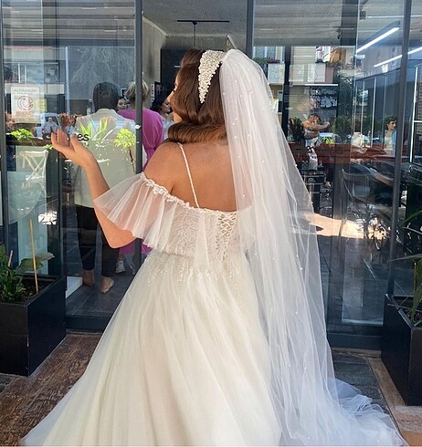 38 Beden beyaz Renk Helen gelinlik