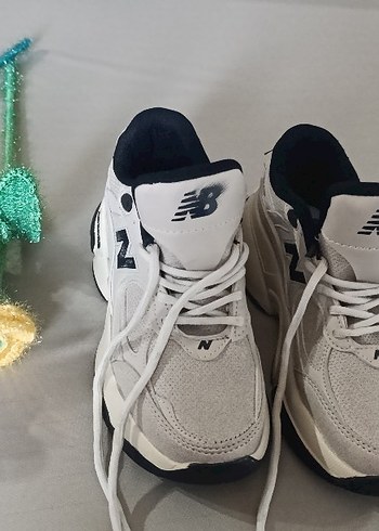 New Balance Beyaz Gri Dolgu Topuklu Spor Ayakkabı