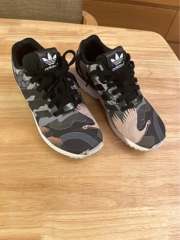 Adidas spor ayakkabı