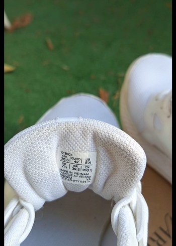 orjinal ürün .
çok iyi durumda temiz, 
Beyaz erkek Spor Ayakkabı - Görsel 3