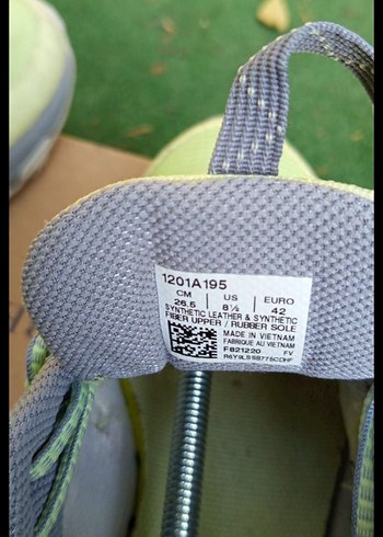 ürün orjinal

Erkek  Spor Ayakkabı,sıfırdan farksız
çok temiz, - Görsel 4