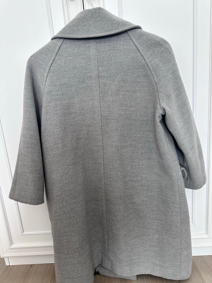 Gri Düğmeli Kadın Kaban - Görsel 4