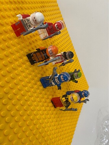 Diğer Lego minifigür tamirciler