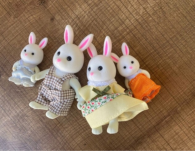 Sylvanian Families Tavşan ailesi