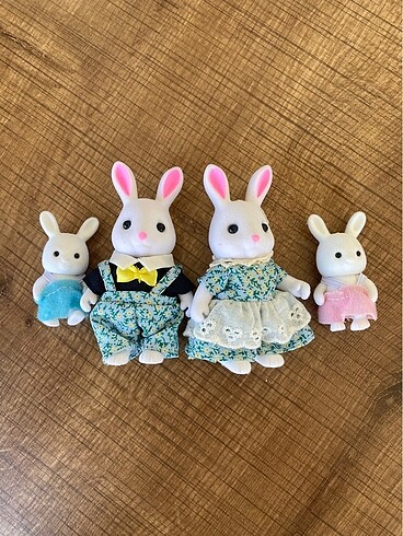 Sylvanian Families Tavşan ailesi