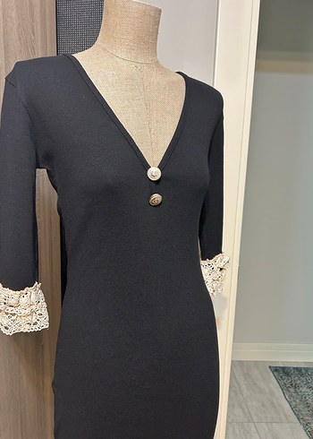 Düğmeli Siyah Uzun Triko Elbise - Görsel 4