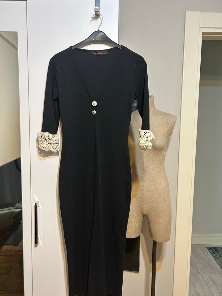 Düğmeli Siyah Uzun Triko Elbise - Görsel 2