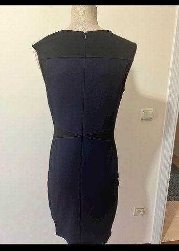 Kolsuz V Yaka Uzun Elbise - Görsel 3