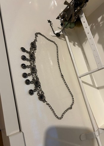 Zincir Detaylı Gotik Siyah Kadın Kolye - Görsel 2