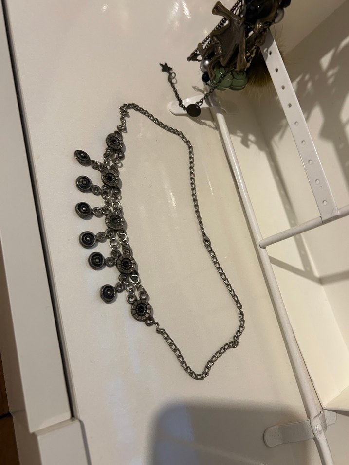Zincir Detaylı Gotik Siyah Kadın Kolye - Görsel 2
