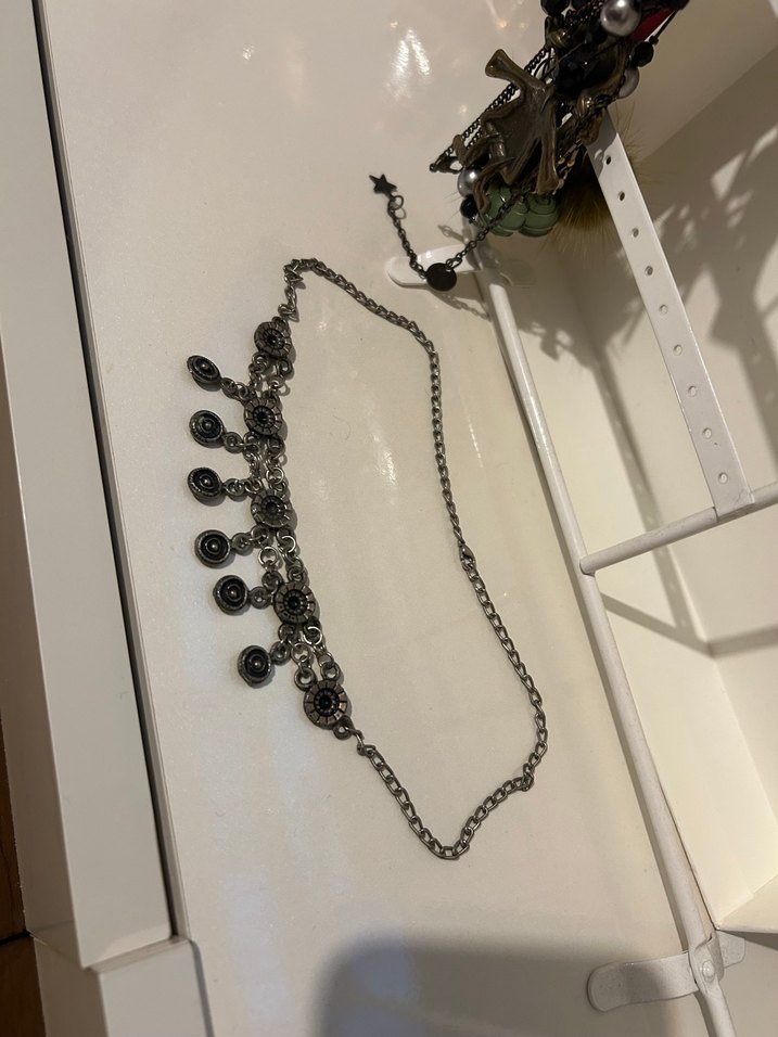 Zincir Detaylı Gotik Siyah Kadın Kolye - Görsel 3