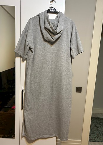 Gri Kadın Kapüşonlu Uzun Elbise - Görsel 4
