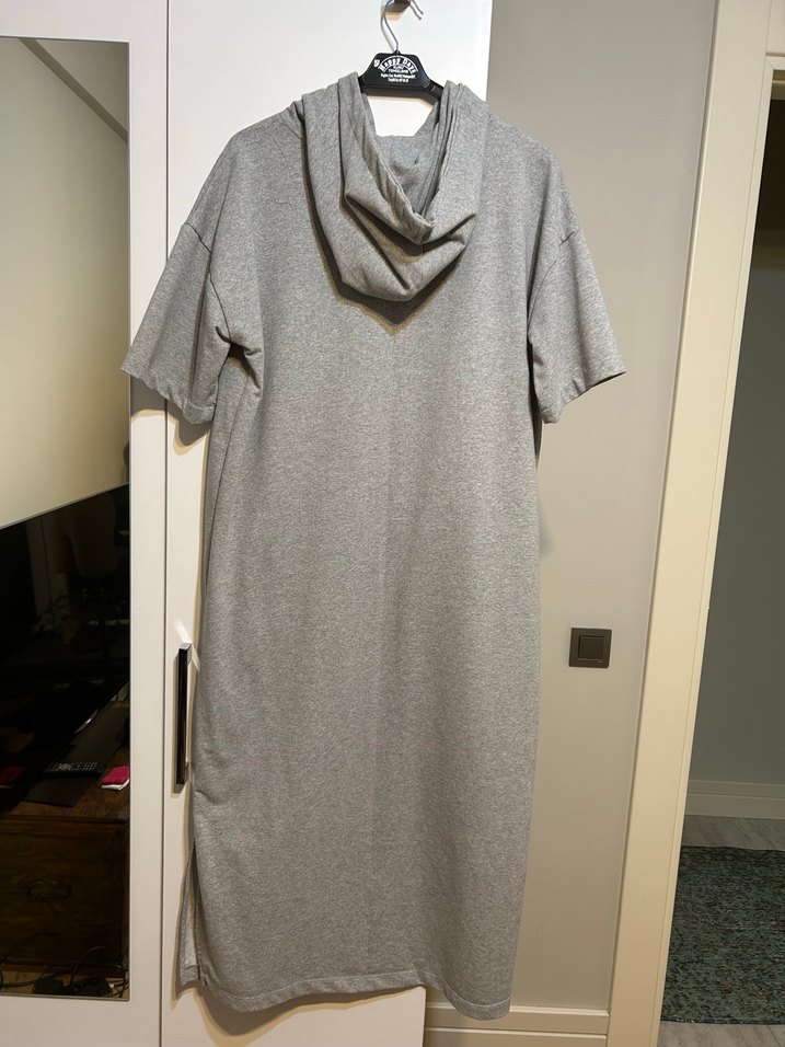 Gri Kadın Kapüşonlu Uzun Elbise - Görsel 4