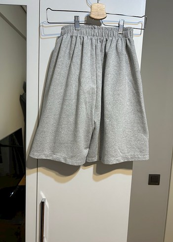 Gri Pamuklu Rahat Kesim Mini Şort - Görsel 2