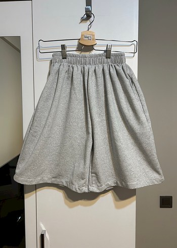 Gri Pamuklu Rahat Kesim Mini Şort - Görsel 3