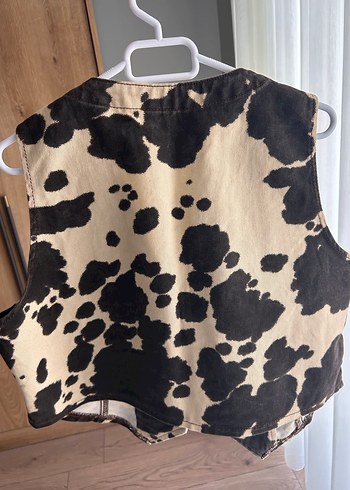 Düğmeli V Yakalı Kahverengi Batik Yelek - Görsel 3