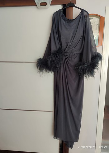 Füme Tüy Detaylı Uzun Gösterişli Abiye Elbise