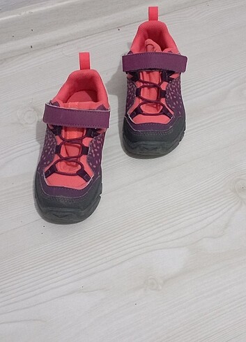 28 Beden DECATHLON ORJİNAL AYAKKABI