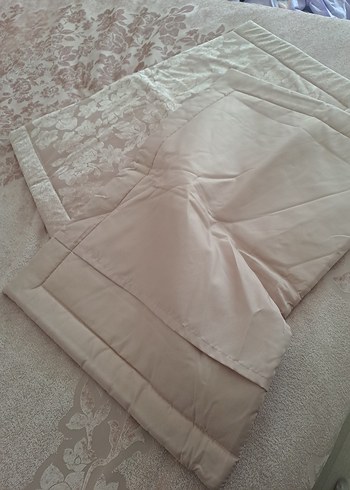 Yatak örtüsü pudra üst kadife - Görsel 4