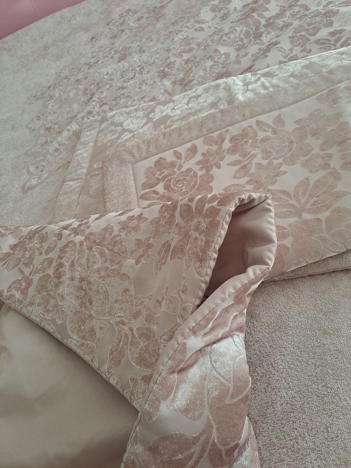 Yatak örtüsü pudra üst kadife - Görsel 5