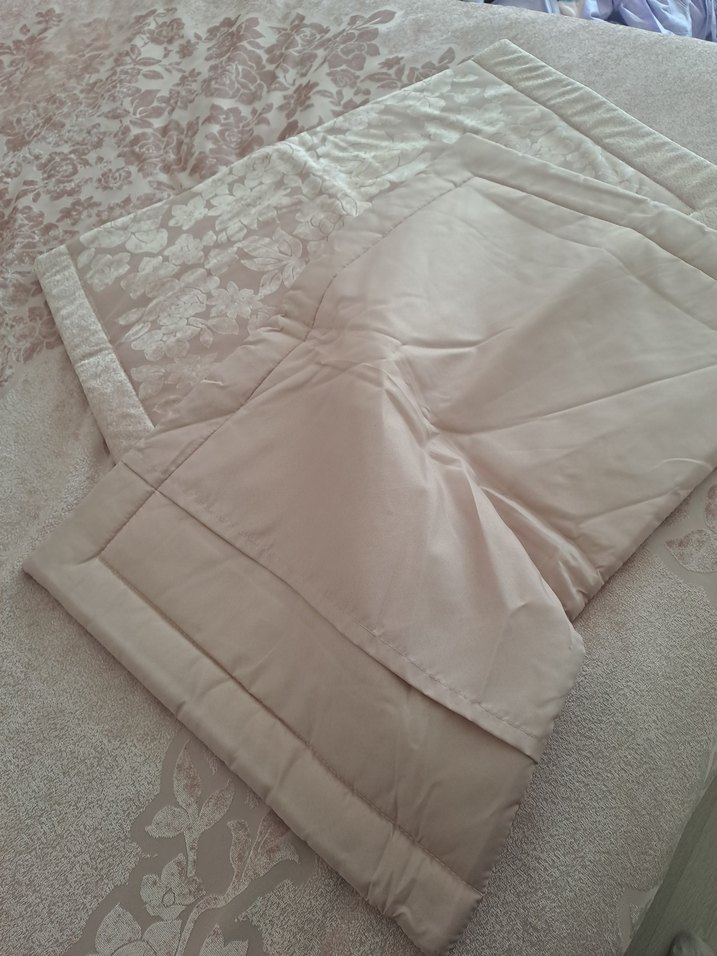 Yatak örtüsü pudra üst kadife - Görsel 4