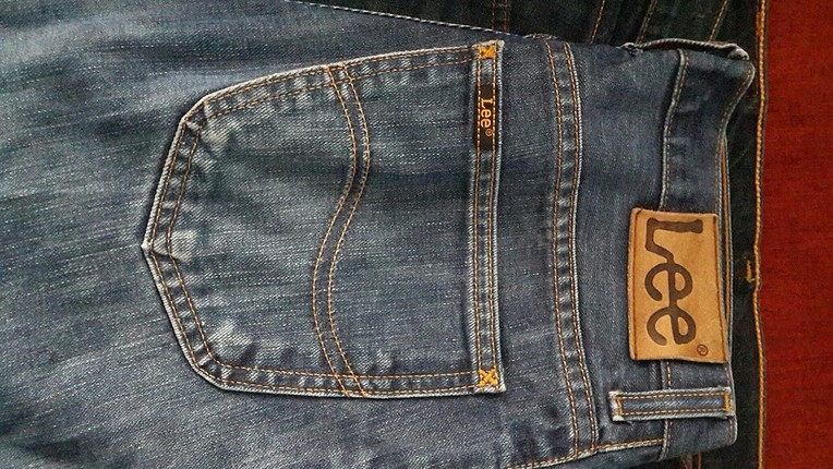 33 Beden mavi Renk LEVİS 751 JEANS ve LEE JEANS ( W33 L32 )