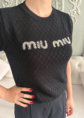 Siyah Miu Miu Nakışlı Kadın Tişört - Görsel 3