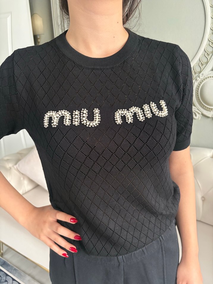 Siyah Miu Miu Nakışlı Kadın Tişört - Görsel 2