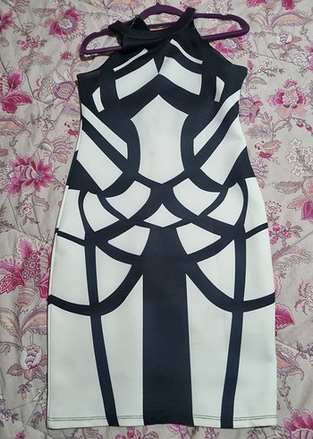 Straplez Siyah Beyaz Desenli Uzun Elbise - Görsel 3