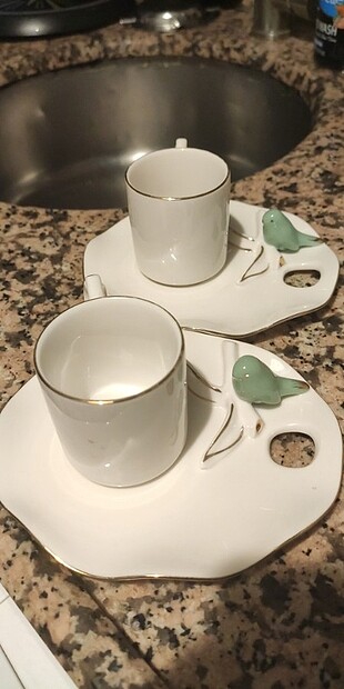Karaca kuş figürlü ikili kahve fincan takımı