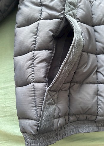 Gri Kapüşonlu Erkek Çocuk Mont - Görsel 5