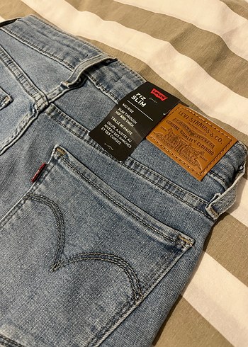 Levis Slim Fit Acik Mavi Denim Jean