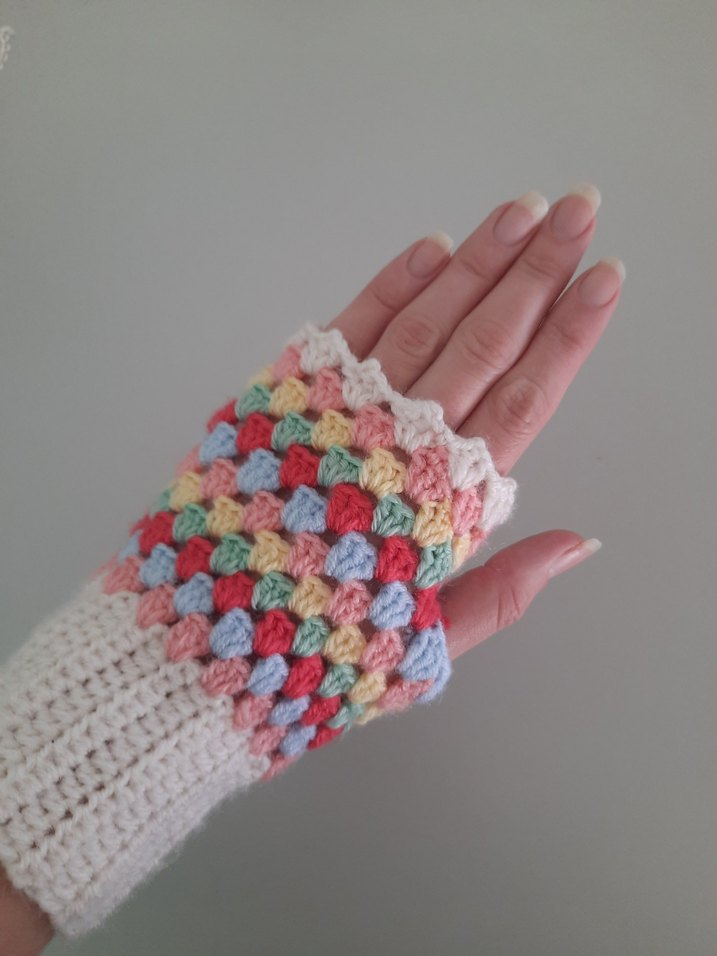 Renkli Örgü Parmaksız Eldivenler - Görsel 3