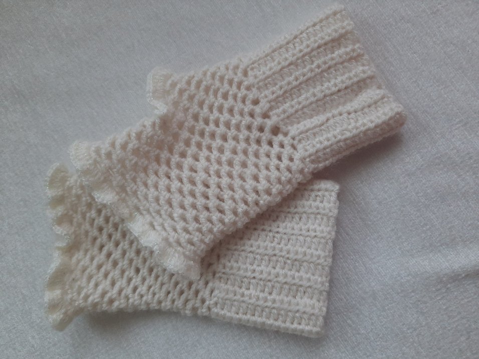 Beyaz Örgü Parmaksız Kadın Eldiveni - Görsel 3