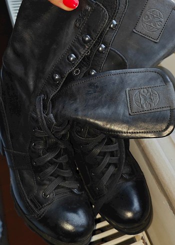 Siyah Deri Bağcıklı Blok Topuklu Bot - Görsel 4