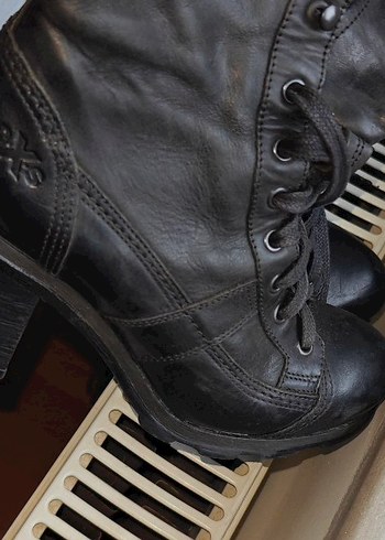 Siyah Deri Bağcıklı Blok Topuklu Bot - Görsel 3