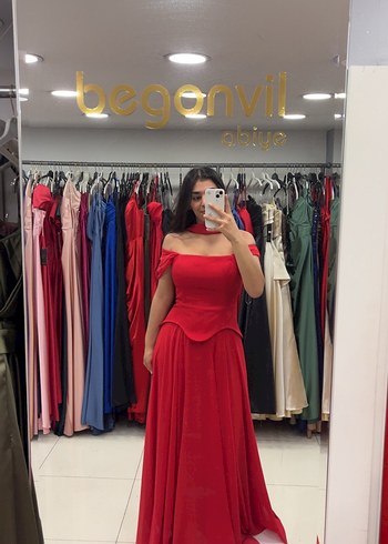 Kırmızı Drapeli Uzun Abiye Elbise - Görsel 2