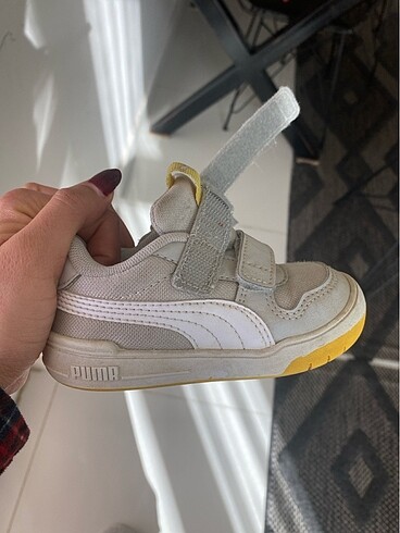 Kız çocuk puma
