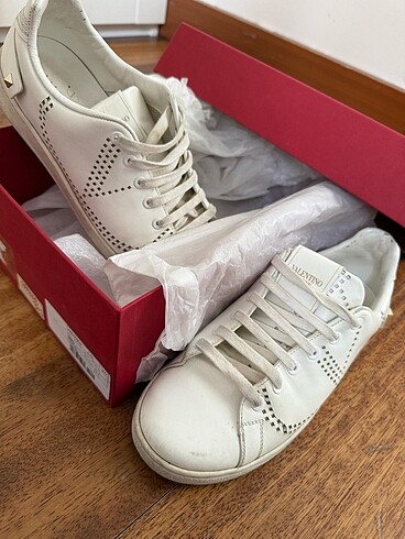 38 Beden beyaz Renk VALENTİNO GARAVANİ SNEAKERS