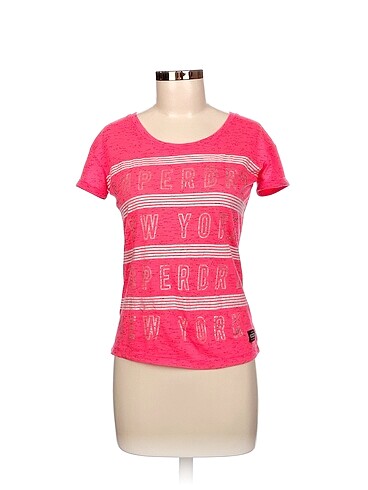 Superdry T-shirt %70 İndirimli.