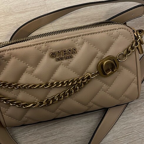  Beden Guess çanta