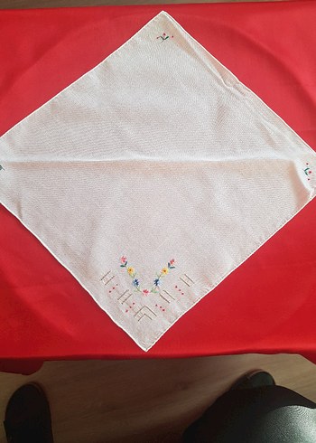 Renkli Nakışlı Beyaz Masa peçetesi - Görsel 3