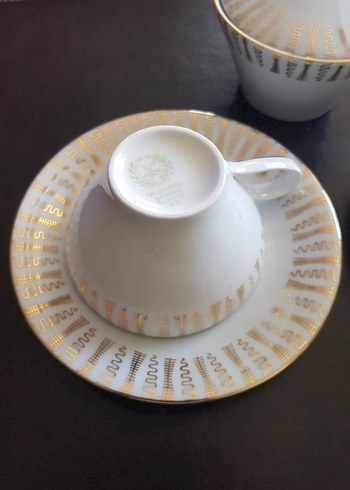 Beyaz ve Altin Desenli Porselen Fincan Takımı - Görsel 3