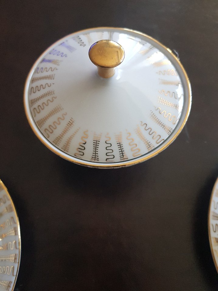 Beyaz ve Altin Desenli Porselen Fincan Takımı - Görsel 4