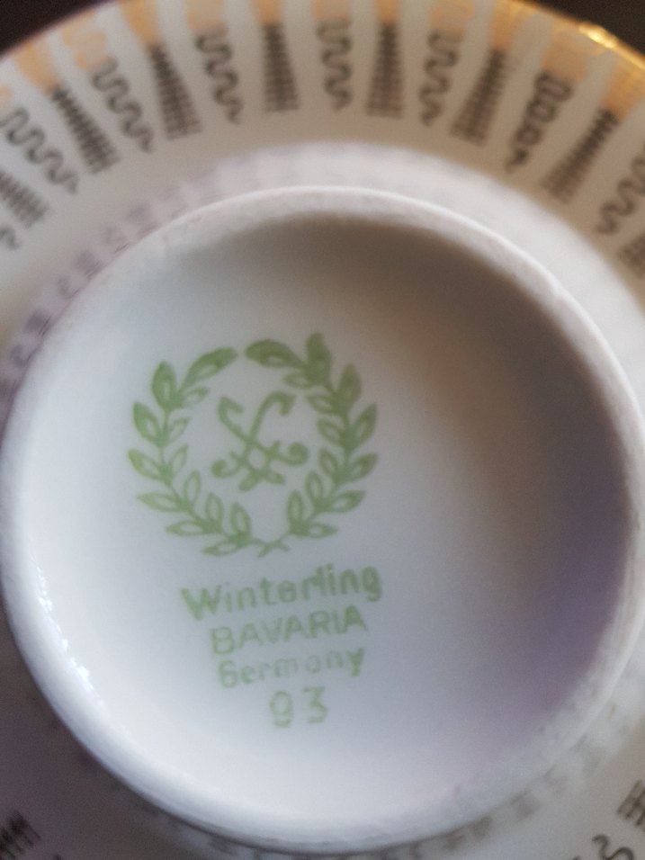 Beyaz ve Altin Desenli Porselen Fincan Takımı - Görsel 2